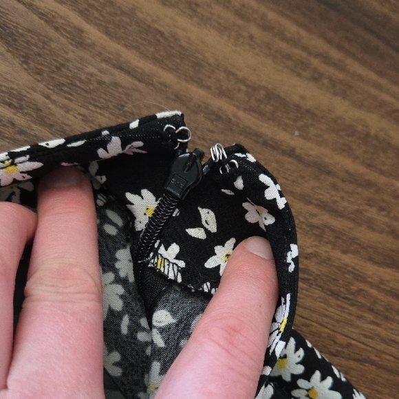 💥Buy2Get1Free💥Chic Black Pants With Floral Design - Picture 4 of 4